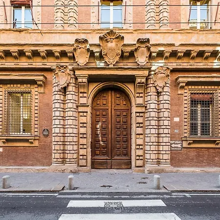 A Due Passi Dalle Torri By Wonderful Italy Bologna